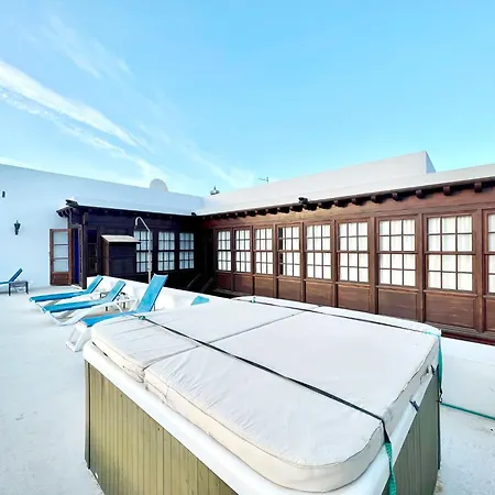 With Breakfast, Pool And Jacuzzi, Freewifi Daire