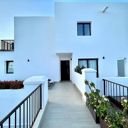 With Breakfast, Pool And Jacuzzi, Freewifi Yaiza (Lanzarote)
