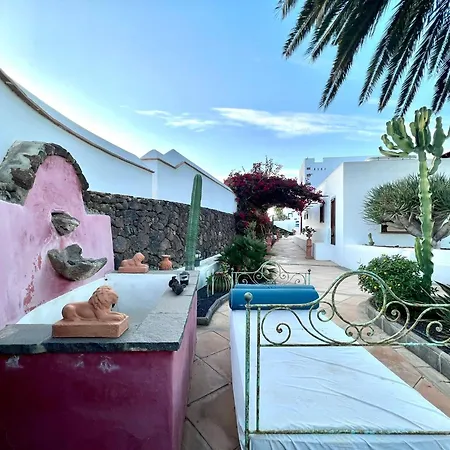 Daire With Breakfast, Pool And Jacuzzi, Freewifi