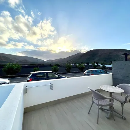With Breakfast, Pool And Jacuzzi, Freewifi Daire Yaiza (Lanzarote)