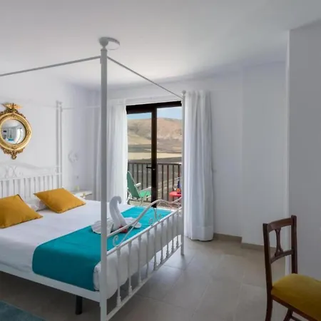 With Breakfast, Pool And Jacuzzi, Freewifi Yaiza (Lanzarote)